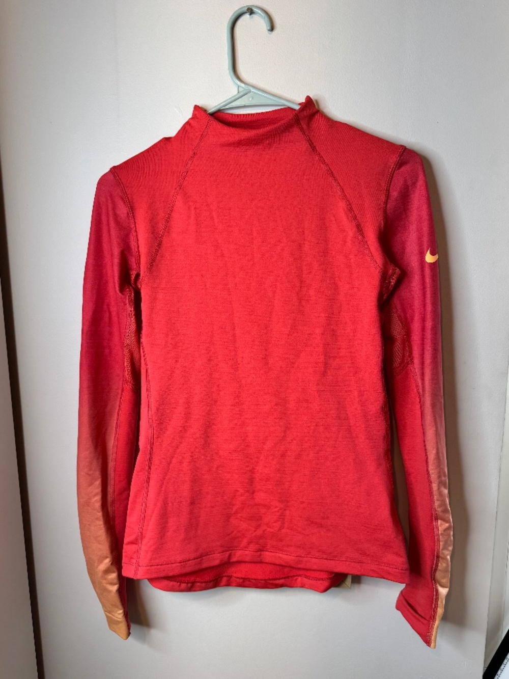 NIKE PRO HYPERWARM Women's Running Long-sleeve Pullover, Size Small